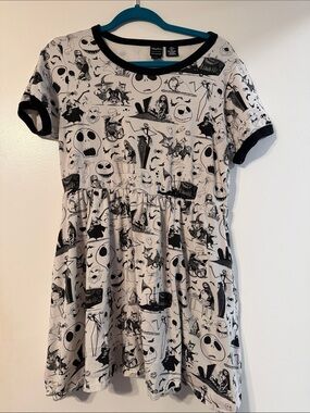 Disney Parks Her Universe Nightmare Before Christmas size Large dress